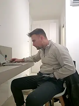 mrlyuis online show from 15, 12, 2025