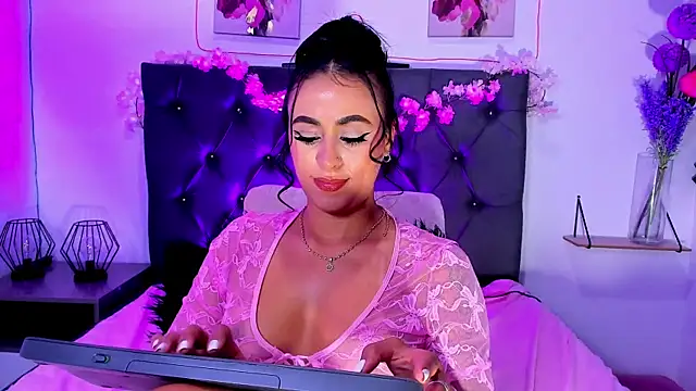 Snapshot of SagiraBelle chatting on 16, 4, 2026 SagiraBelle online show from 16, 4, 2026