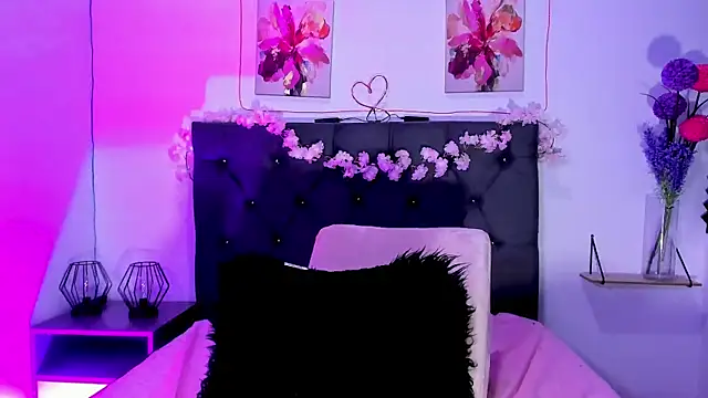 Snapshot of SagiraBelle chatting on 18, 4, 2026 SagiraBelle online show from 18, 4, 2026