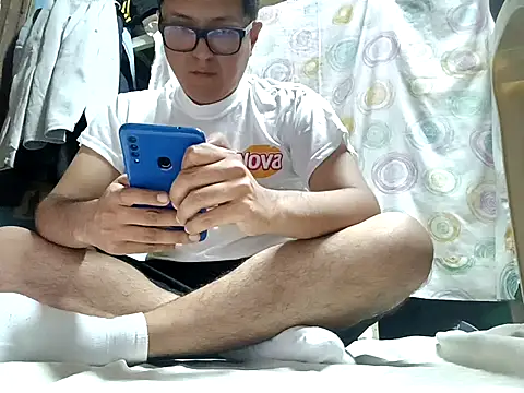 Snapshot of Kj_Gigolo chatting on 5, 4, 2026 Kj Gigolo online show from 5, 4, 2026