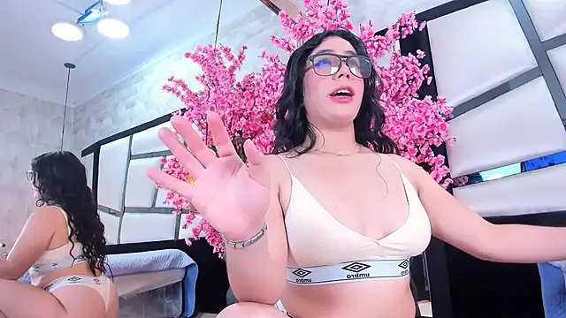 TessaCooper1 online show from 28, 3, 2026