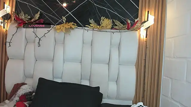 kristal joi dl online show from 17, 12, 2025