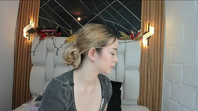 kristal joi dl online show from 19, 12, 2025