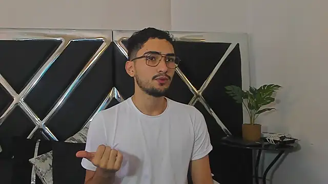 AlekRuizx online show from 22, 9, 2025