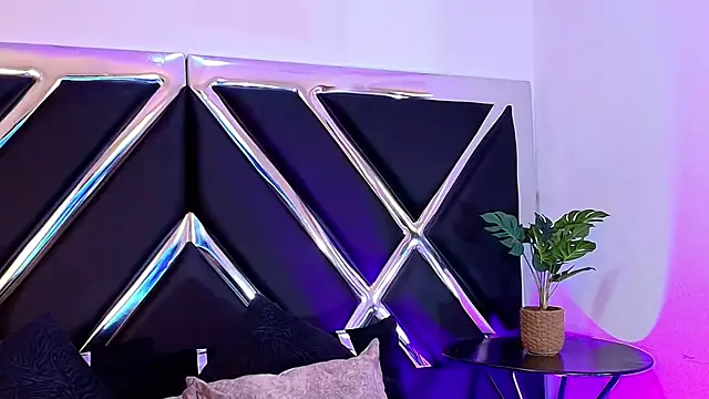 AlekRuizx online show from 5, 10, 2025