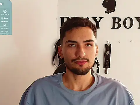 AlekRuizx online show from 10, 10, 2025