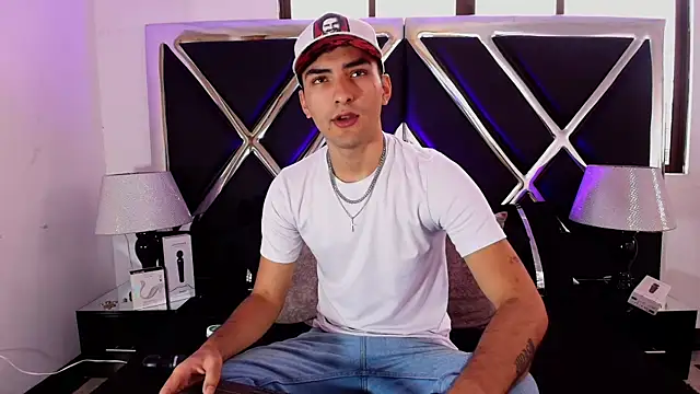 AlekRuizx online show from 27, 10, 2025