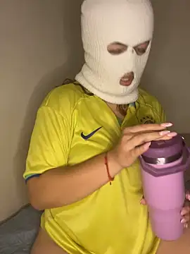 Snapshot of destiny69col chatting on 28, 9, 2025 destiny69col online show from 28, 9, 2025