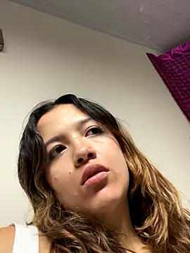 Snapshot of destiny69col chatting on 8, 10, 2025 destiny69col online show from 8, 10, 2025