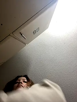 Snapshot of destiny69col chatting on 15, 10, 2025 destiny69col online show from 15, 10, 2025