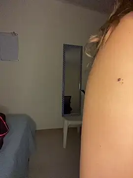 Snapshot of destiny69col chatting on 1, 11, 2025 destiny69col online show from 1, 11, 2025