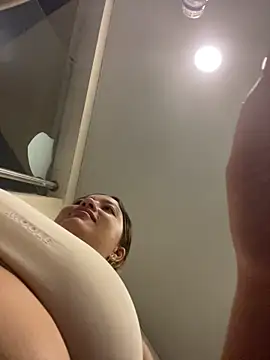 Snapshot of destiny69col chatting on 6, 11, 2025 destiny69col online show from 6, 11, 2025