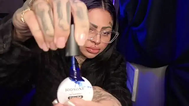 Snapshot of chicanachic13 chatting on 17, 1, 2026 chicanachic13 online show from 17, 1, 2026