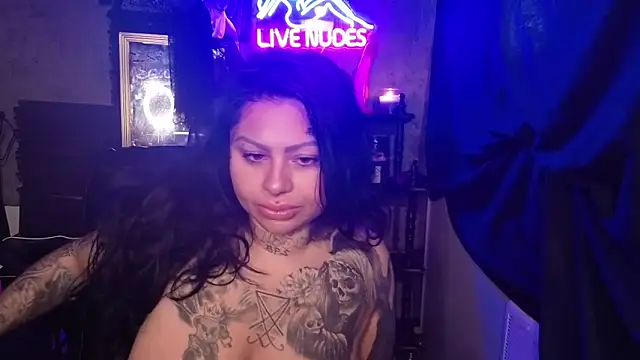 Snapshot of chicanachic13 chatting on 15, 2, 2026 chicanachic13 online show from 15, 2, 2026