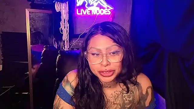 Snapshot of chicanachic13 chatting on 20, 2, 2026 chicanachic13 online show from 20, 2, 2026