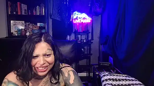 Snapshot of chicanachic13 chatting on 28, 2, 2026 chicanachic13 online show from 28, 2, 2026