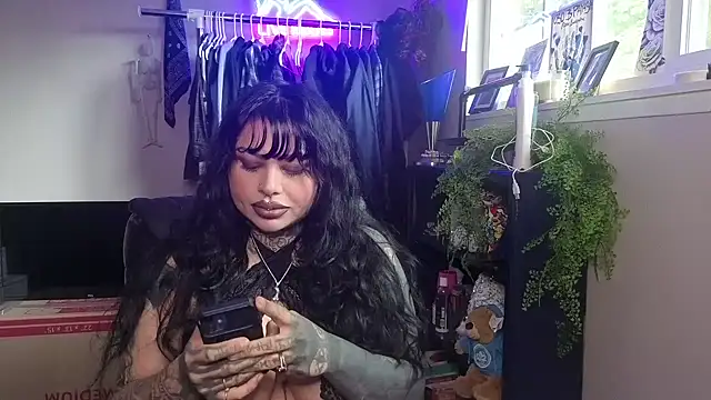 chicanachic13 online show from 16, 5, 2026