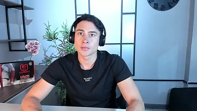 AustinJones  online show from 14, 2, 2026