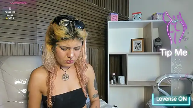 MistressMariam  online show from 18, 11, 2025