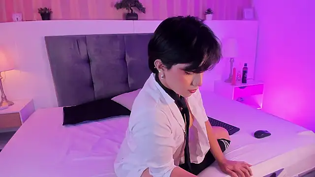 Creamy Angelo online show from 26, 9, 2025