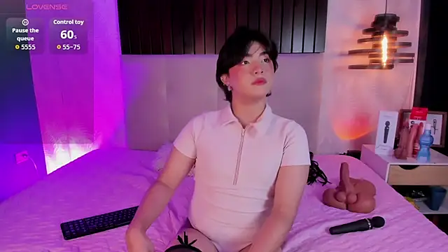 Creamy Angelo online show from 26, 11, 2025