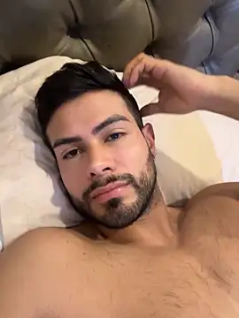 Snapshot of ZarekFox chatting on 14, 9, 2025 ZarekFox online show from 14, 9, 2025