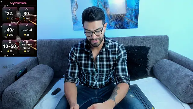 Snapshot of ZarekFox chatting on 13, 10, 2025 ZarekFox online show from 13, 10, 2025