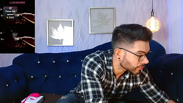 Snapshot of ZarekFox chatting on 25, 10, 2025 ZarekFox online show from 25, 10, 2025