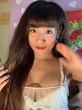 Snapshot of SassyLaurier chatting on 4, 10, 2025 SassyLaurier online show from 4, 10, 2025