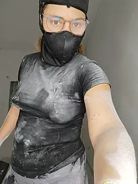 Snapshot of SirenRouge_69 chatting on 6, 4, 2026 SirenRouge 69 online show from 6, 4, 2026