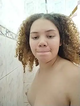 Snapshot of SirenRouge_69 chatting on 9, 4, 2026 SirenRouge 69 online show from 9, 4, 2026