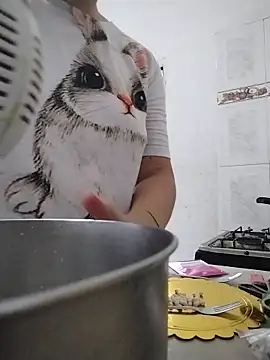 Snapshot of SirenRouge_69 chatting on 11, 4, 2026 SirenRouge 69 online show from 11, 4, 2026