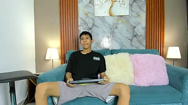 Snapshot of BEAUTY_BOYS1 chatting on 25, 2, 2026 BEAUTY BOYS1 online show from 25, 2, 2026