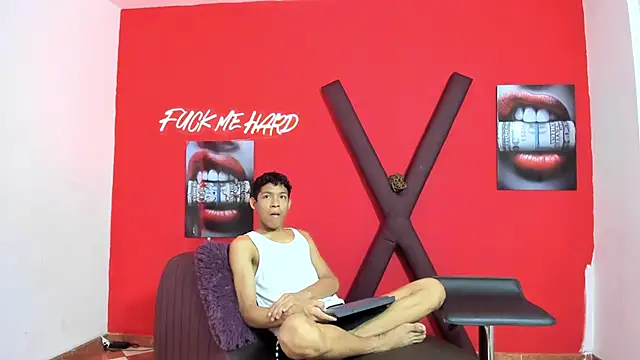 Snapshot of BEAUTY_BOYS1 chatting on 5, 3, 2026 BEAUTY BOYS1 online show from 5, 3, 2026