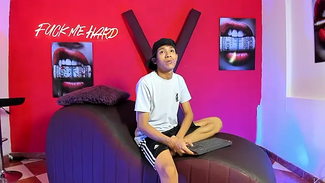 Snapshot of BEAUTY_BOYS1 chatting on 9, 3, 2026 BEAUTY BOYS1 online show from 9, 3, 2026