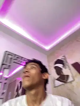 Snapshot of BEAUTY_BOYS1 chatting on 18, 3, 2026 BEAUTY BOYS1 online show from 18, 3, 2026