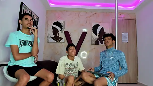 Snapshot of BEAUTY_BOYS1 chatting on 28, 3, 2026 BEAUTY BOYS1 online show from 28, 3, 2026