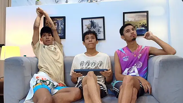 Snapshot of BEAUTY_BOYS1 chatting on 2, 4, 2026 BEAUTY BOYS1 online show from 2, 4, 2026