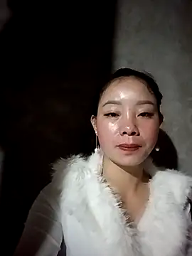 Snapshot of milo123-xx chatting on 25, 10, 2025 milo123-xx online show from 25, 10, 2025