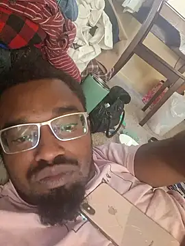 Snapshot of ReShawn24TM chatting on 6, 10, 2025 ReShawn24TM online show from 6, 10, 2025