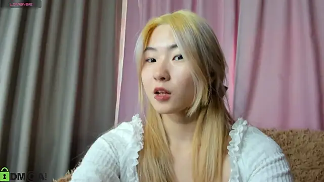 Snapshot of Aisi_18 chatting on 15, 9, 2025 Aisi 18 online show from 15, 9, 2025