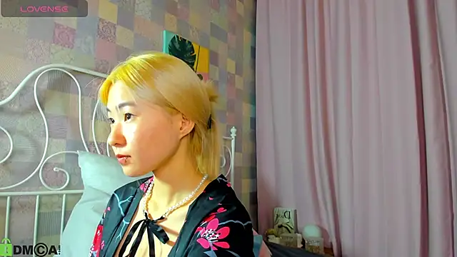 Snapshot of Aisi_18 chatting on 26, 9, 2025 Aisi 18 online show from 26, 9, 2025