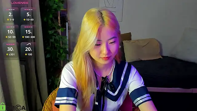 Snapshot of Aisi_18 chatting on 27, 9, 2025 Aisi 18 online show from 27, 9, 2025