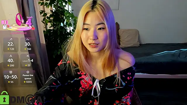 Snapshot of Aisi_18 chatting on 13, 10, 2025 Aisi 18 online show from 13, 10, 2025