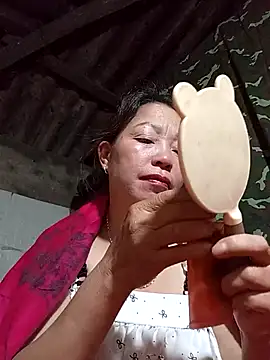 Snapshot of _Helala_ chatting on 24, 10, 2025  Helala  online show from 24, 10, 2025