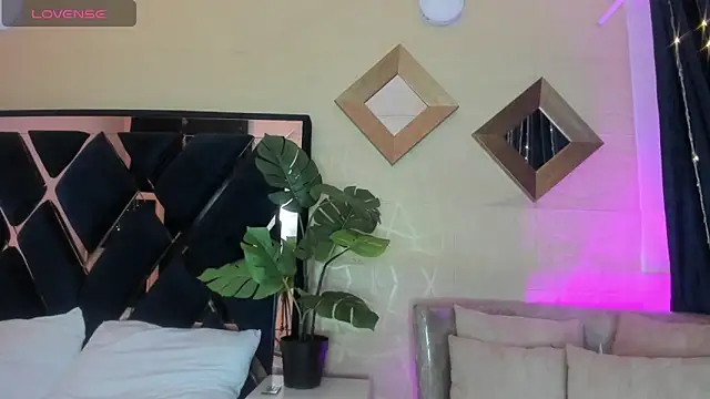 Snapshot of Valery_Brand chatting on 16, 4, 2026 Valery Brand online show from 16, 4, 2026