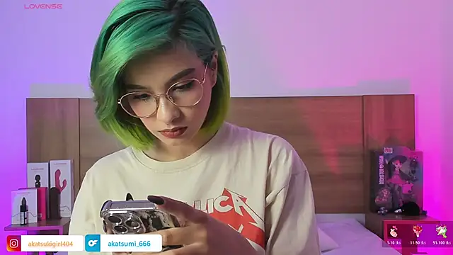 Akatsumi  online show from 9, 1, 2026