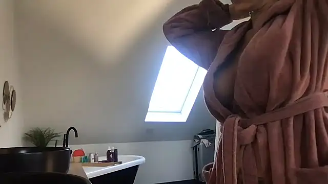 Snapshot of AmyStone__ chatting on 14, 4, 2026 AmyStone online show from 14, 4, 2026