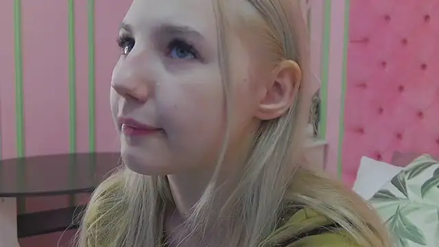 Sky Cutie online show from 15, 6, 2026