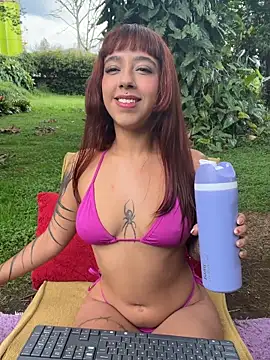 Snapshot of AliceMrtnz chatting on 29, 5, 2026 AliceMrtnz online show from 29, 5, 2026